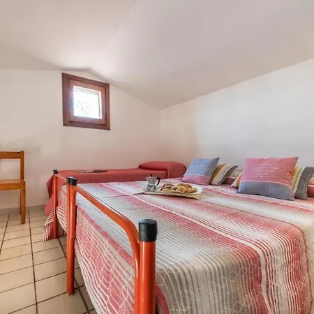 Mit Garten, Grill Und Terrasse Lägenhet Olbia